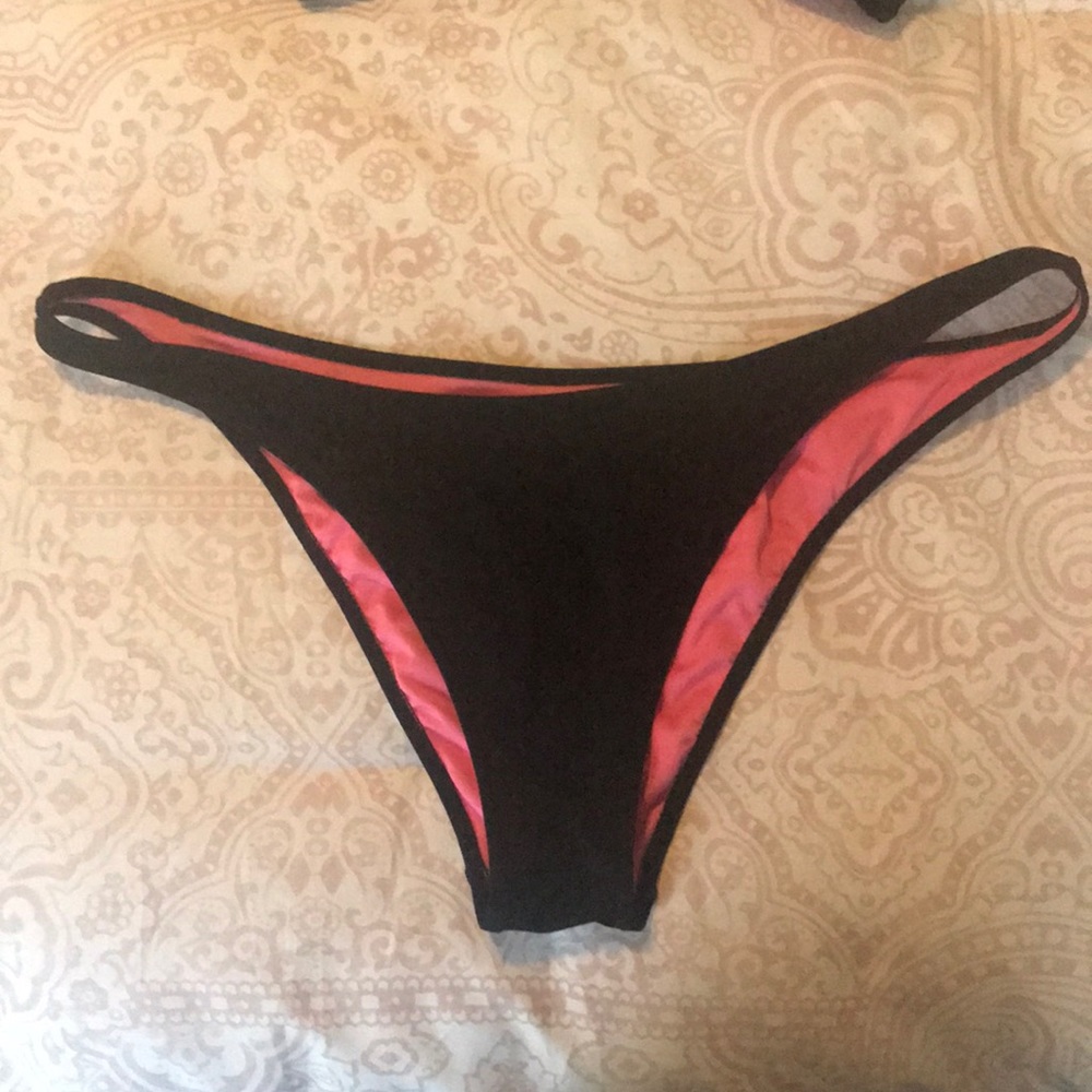 High cut cheeky bikini bottom